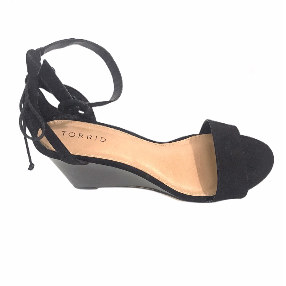 Torrid Sz 7.5W Black Ankle Strap Sandal Wedge